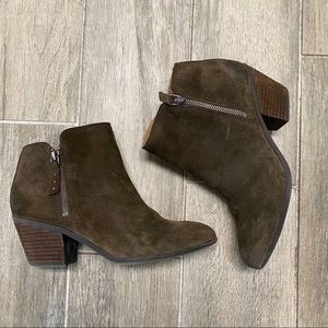 FRYE & CO Holly Suede Zip Ankle Booties